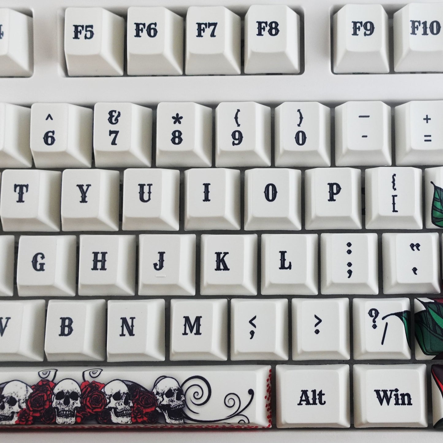 Skull & Roses Keycaps - Goblintechkeys