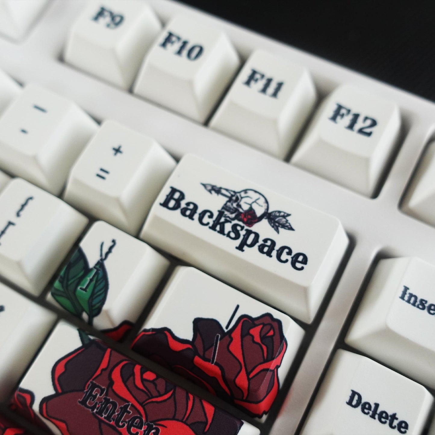 Skull & Roses Keycaps - Goblintechkeys