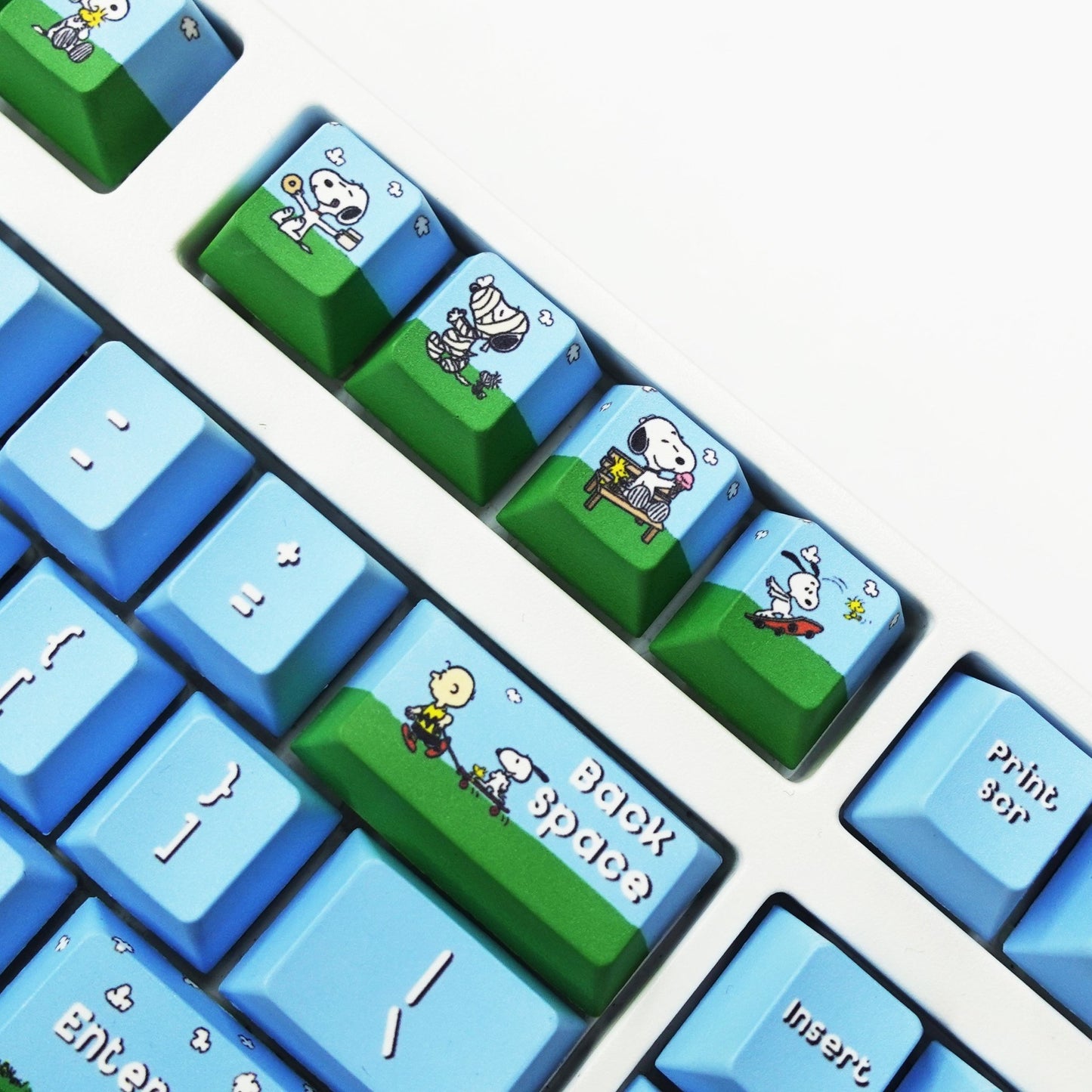 Snoopy Keyboard and Keycaps - Goblintechkeys