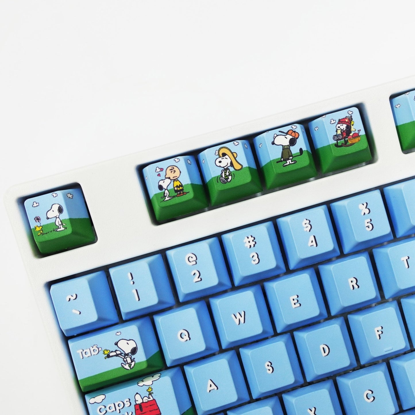 Snoopy Keyboard and Keycaps - Goblintechkeys