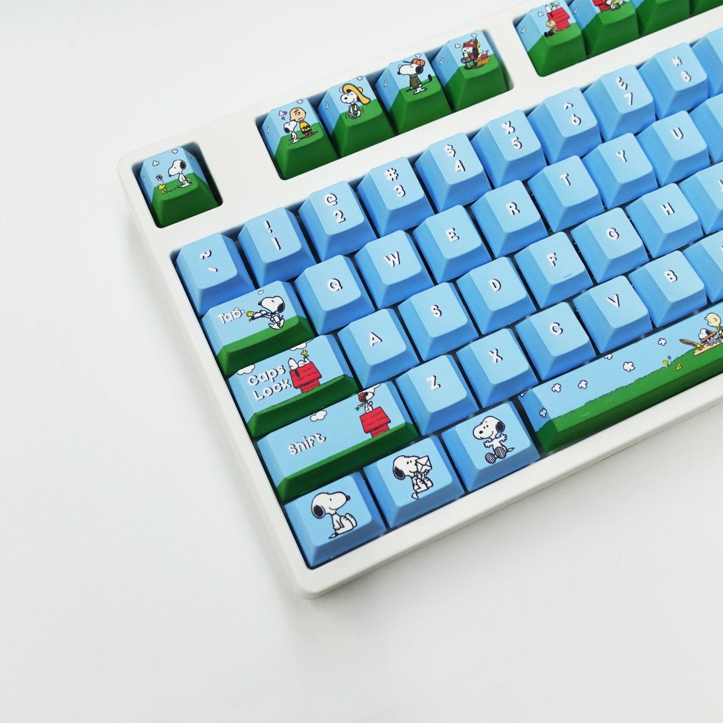 Snoopy Keyboard and Keycaps - Goblintechkeys