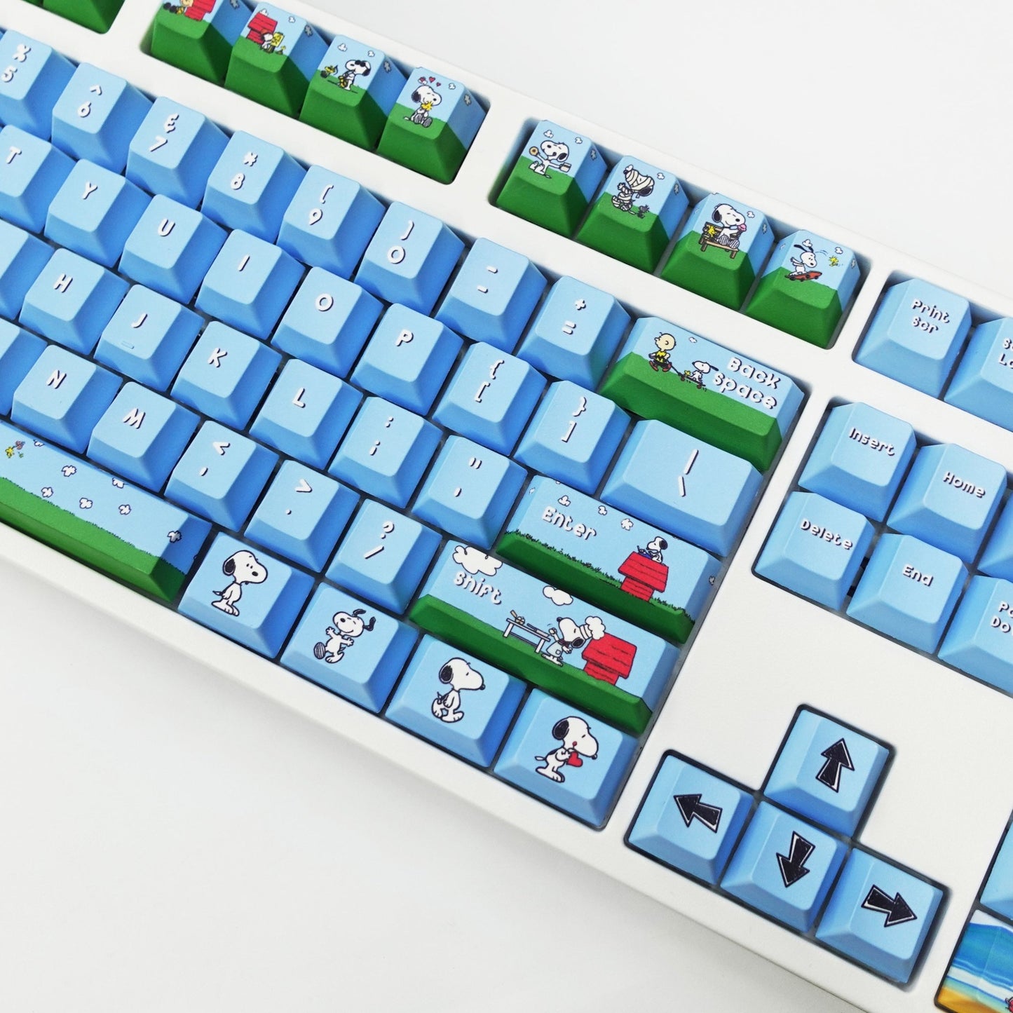 Snoopy Keyboard and Keycaps - Goblintechkeys