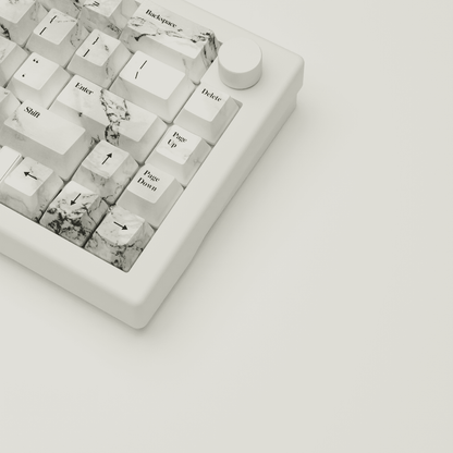 Tastenkappen im Marmordesign und mechanische Tastatur