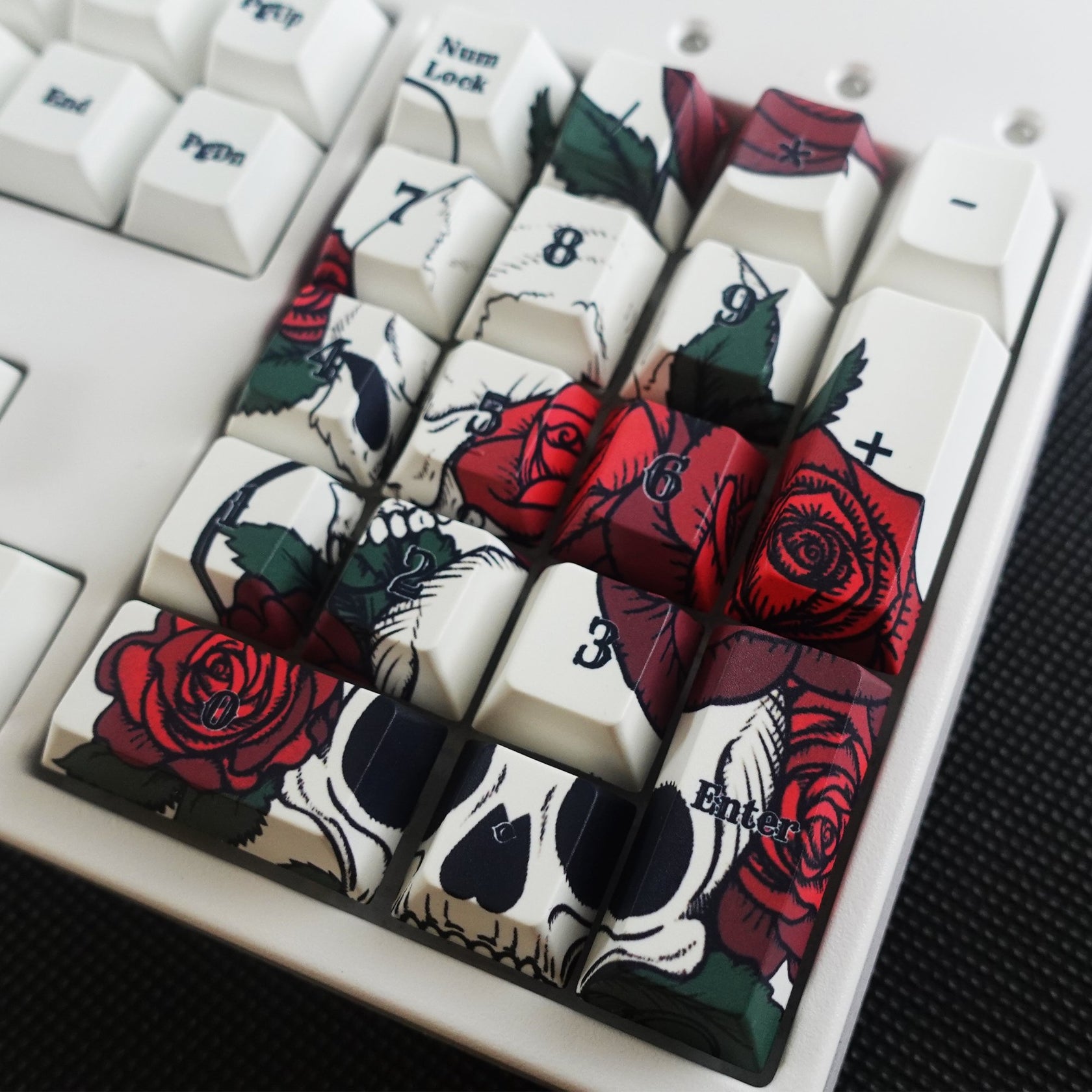 Add an Edgy Touch with Skull & Roses Keycaps – Goblintechkeys